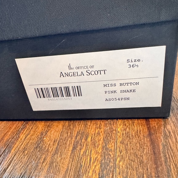 The Office of Angela Scott Miss Button in Pink Snake
Size 36.1/2 - Picture 6 of 15
